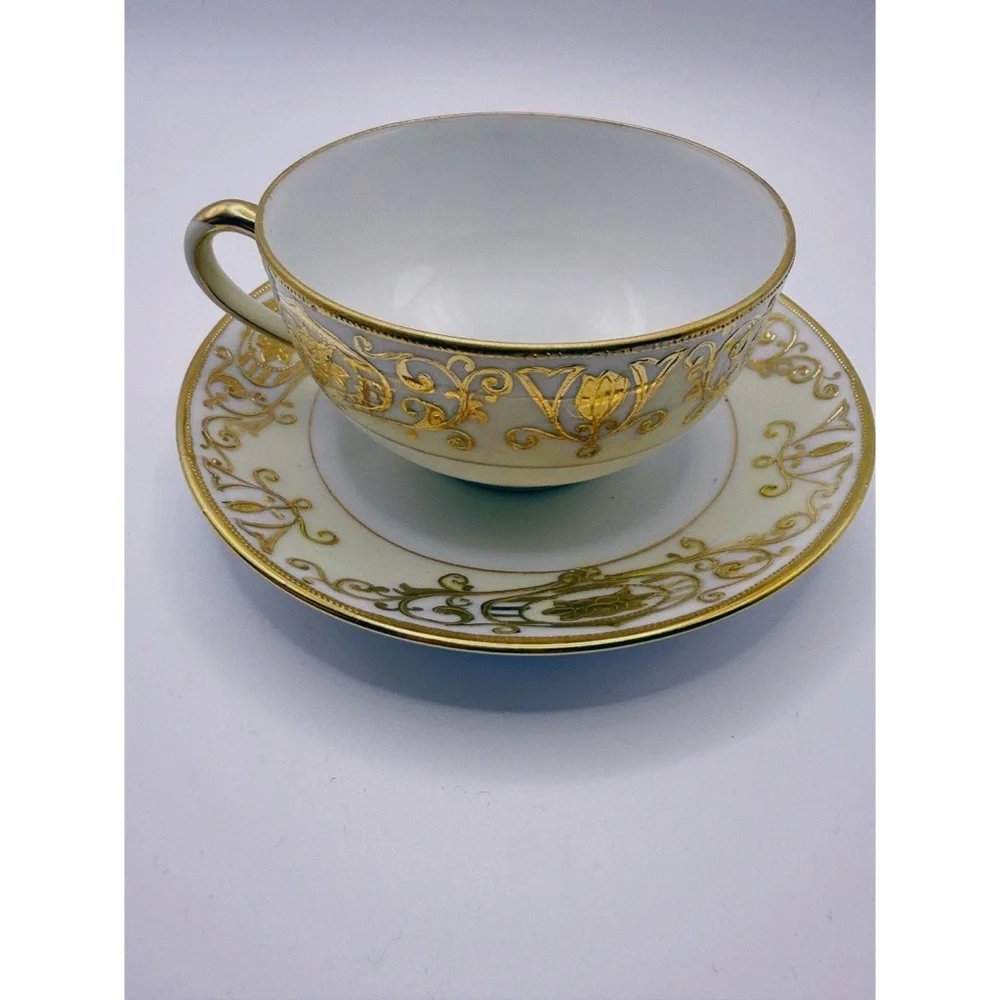 Noritake Christmas Ball Teacup and Saucer Set